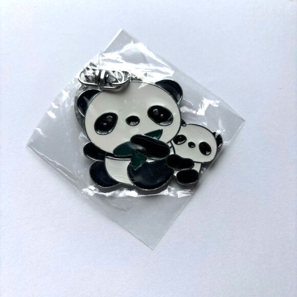 Metal Panda Key Chain - Picture 1 of 2